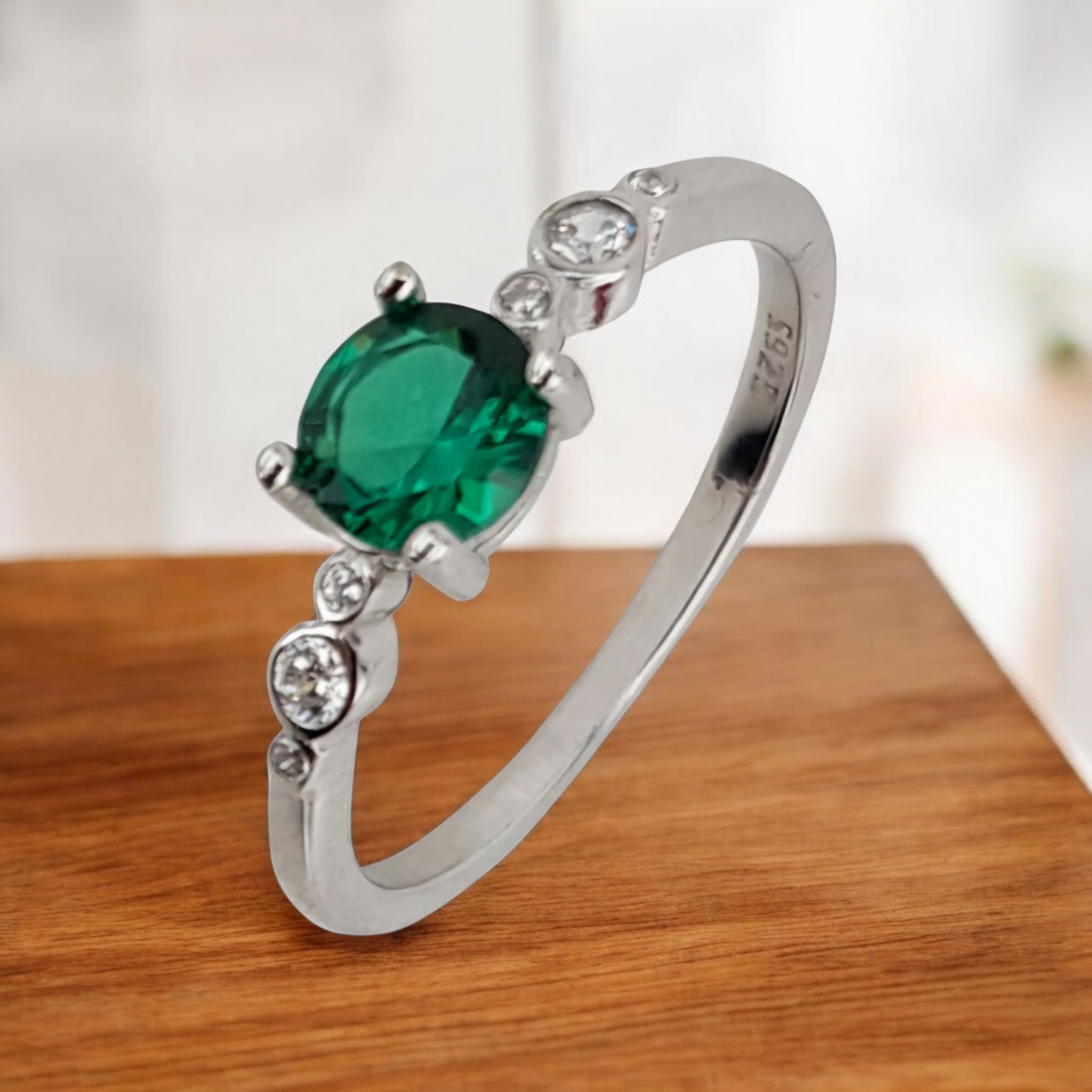 Inel THIA din Argint 925 cu Zirconiu Verde Smarald